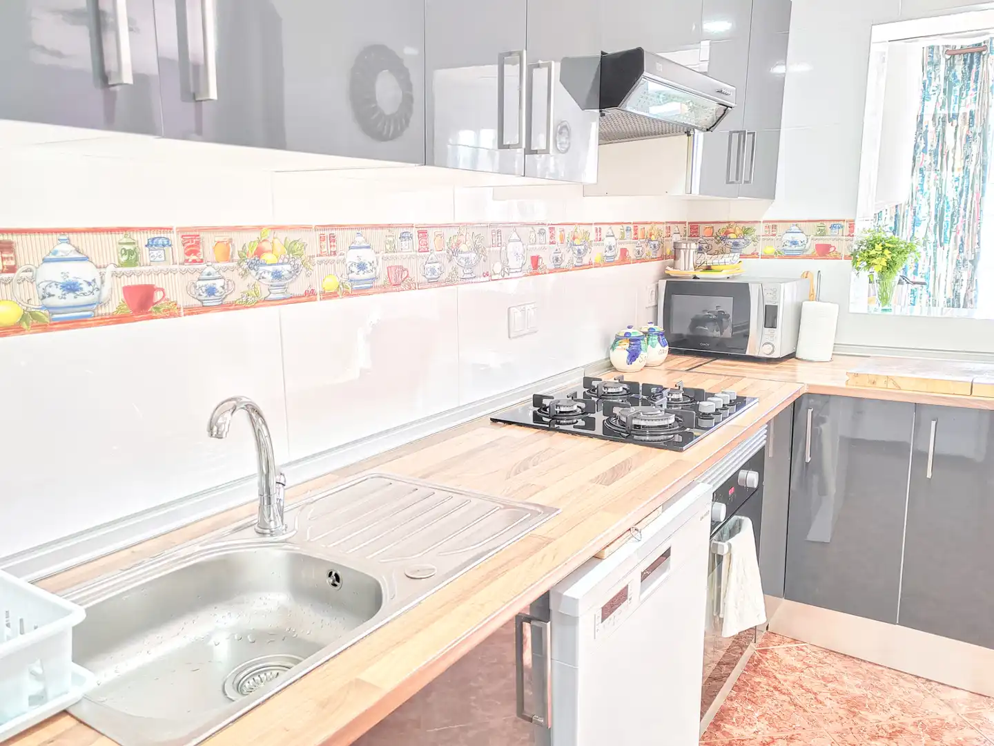 Küche von Wohnung zum Verkauf in Garrucha mit Klimaanlage, Heizung und Ofen