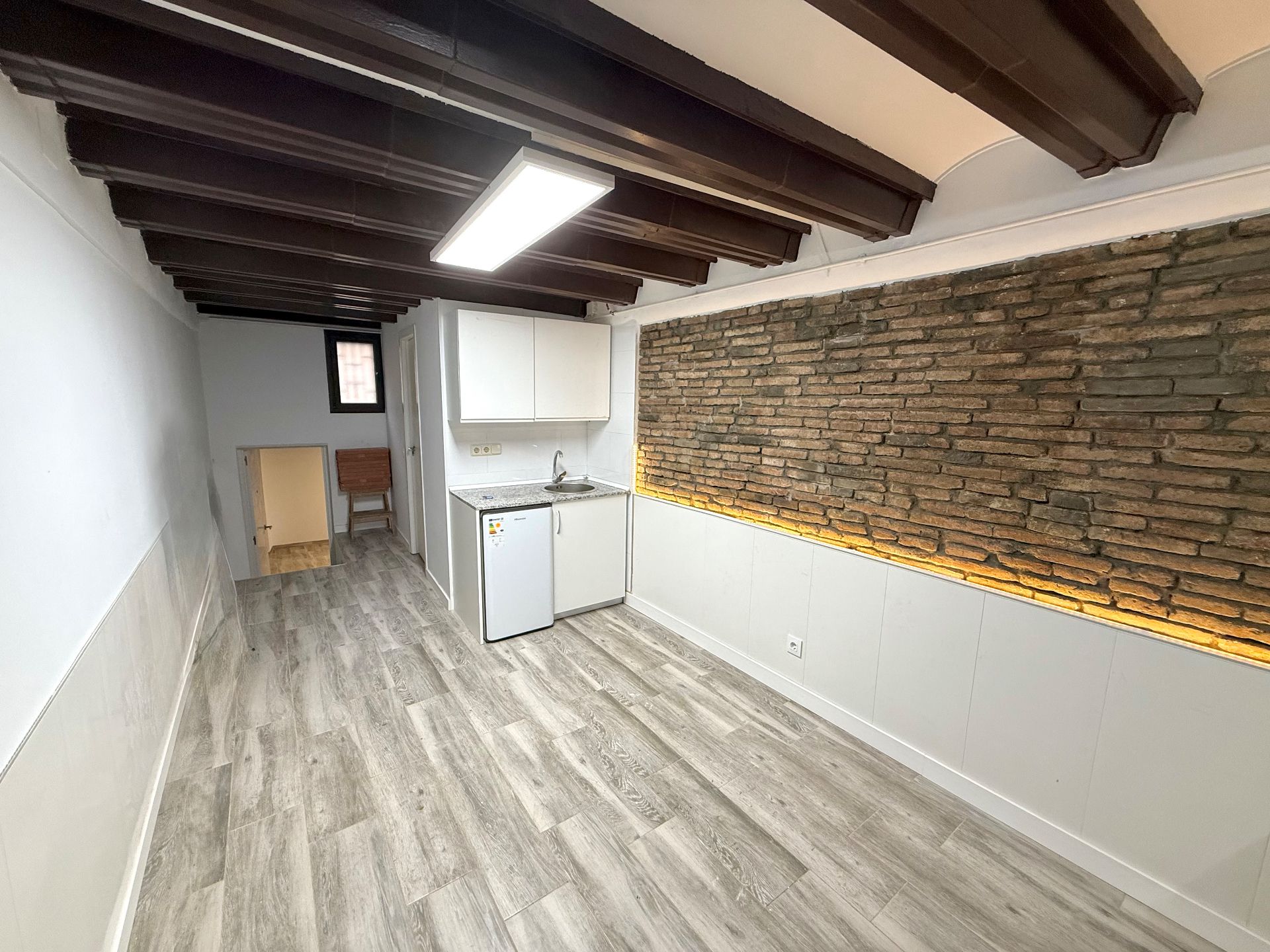 Local de alquiler en Carrer dels Tallers, El Raval, Ciutat Vella