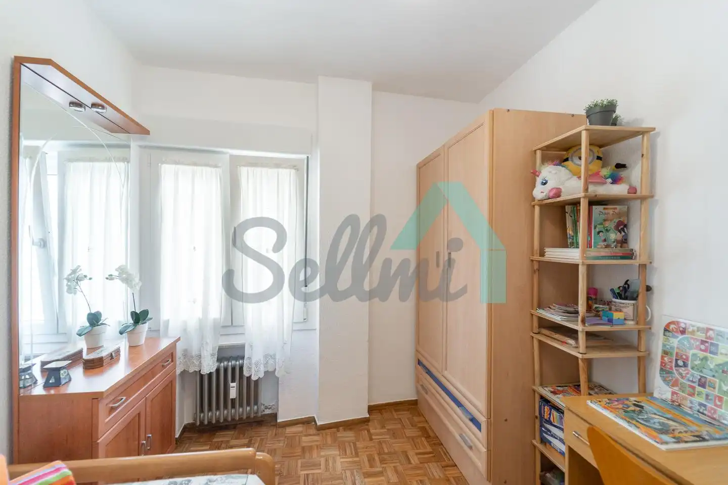 Bedroom of Flat for rent in Oviedo   with Heating, Parquet flooring and Furnished