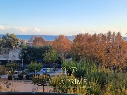 Vista exterior de Àtic en venda en Vilassar de Mar amb Aire condicionat, Calefacció i Terrassa