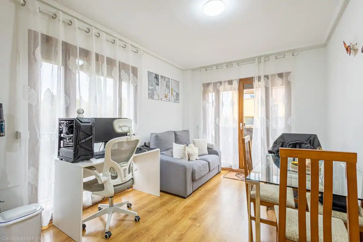 Sala de estar de Piso en venta en Villalbilla con Aire acondicionado, Calefacción y Jardín privado