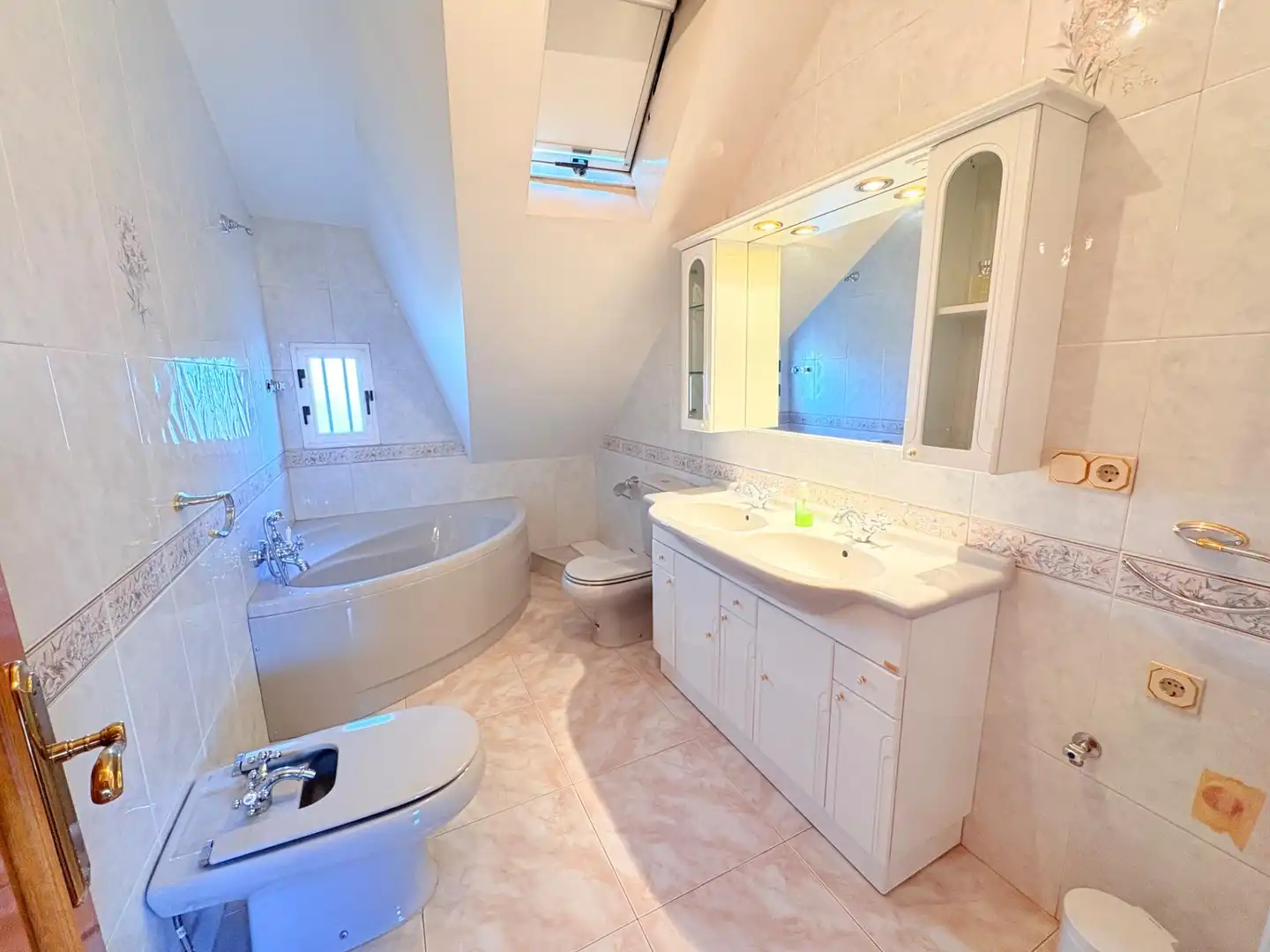 Baño de Casa o chalet en venta en Ponferrada con Calefacción, Terraza y Amueblado