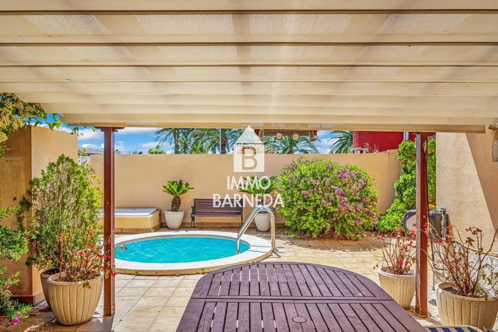 Haus mit Pool zum Verkauf in MAS NOU 2