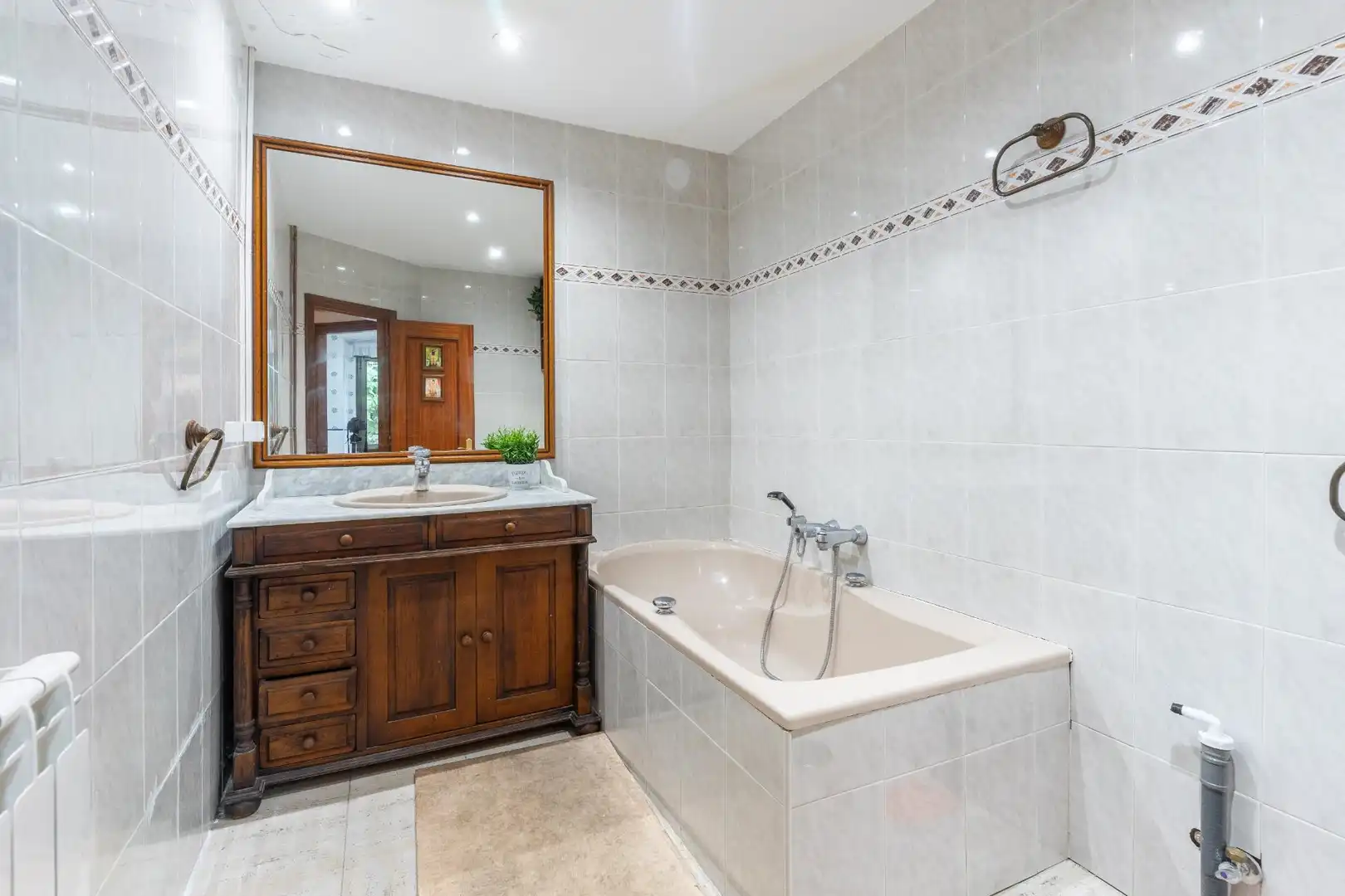 Badezimmer von Dachboden zum Verkauf in Oviedo  mit Heizung und Möbliert