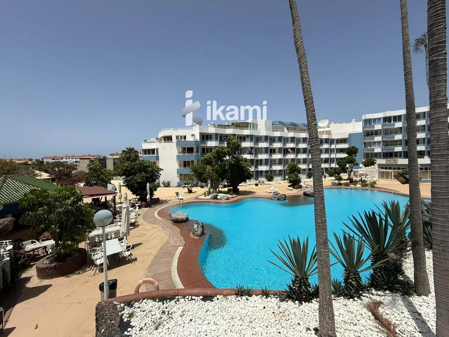 Vista exterior de Piso en venta en San Miguel de Abona con Terraza, Piscina y Amueblado