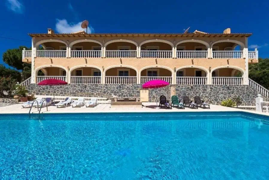 Casa con jardín en venta en Canuta