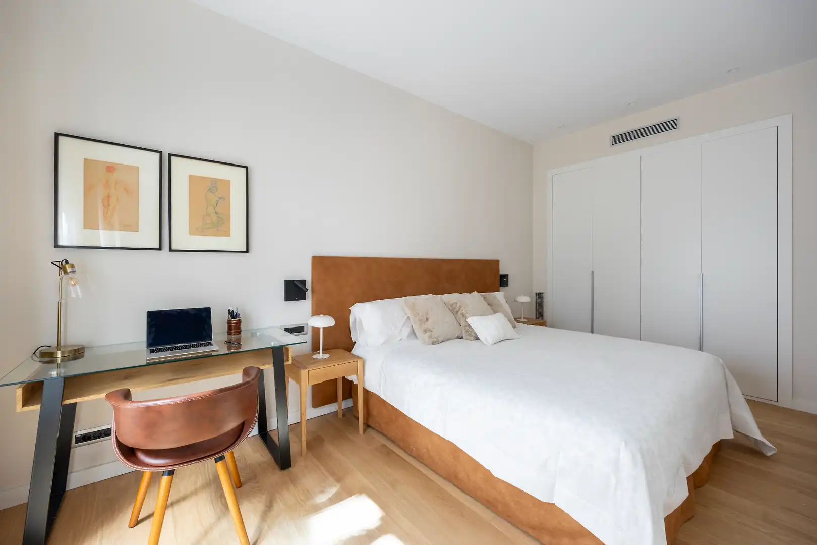 Dormitori de Apartament de lloguer en Barcelona amb Aire condicionat, Calefacció i Parquet