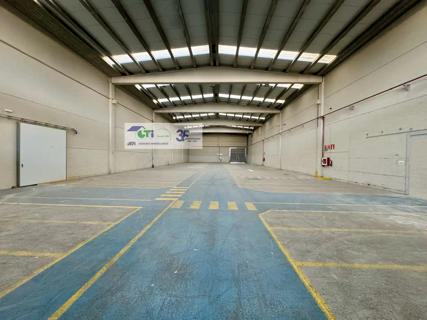 Industrial buildings for rent in La Muela