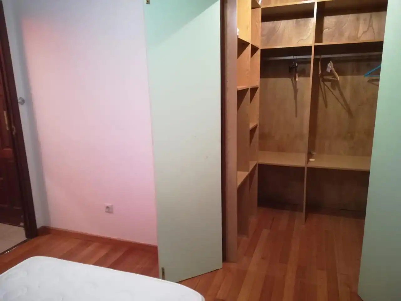 Dormitori de Planta baixa de lloguer en Santiago de Compostela  amb Calefacció i Moblat