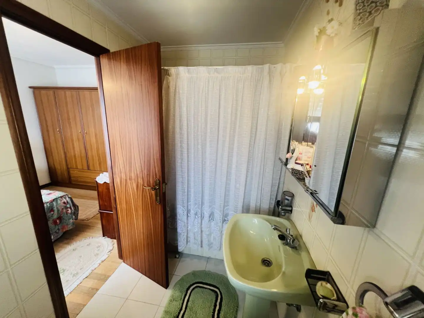 Badezimmer von Wohnung zum Verkauf in Colindres mit Heizung, Terrasse und Abstellraum