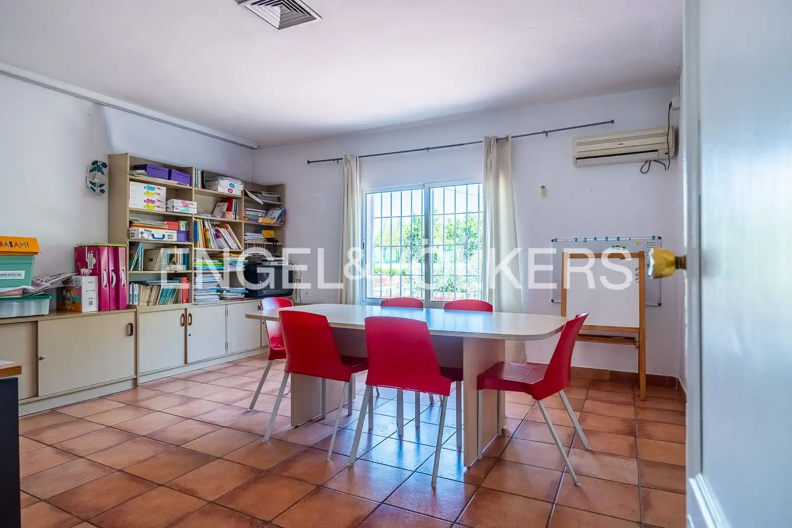 Comedor de Casa o chalet en venta en Sevilla con Calefacción y Jardín privado