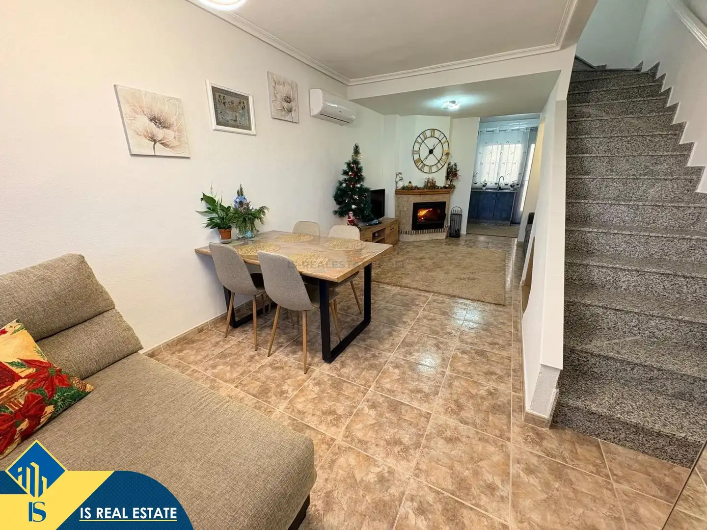 Casa renovada con piscina comunitaria, en la provincia de Alicante, en la ciudad de Orihuela Costa. 3 habitaciones | 105 m² | 1 ki, imatge 2