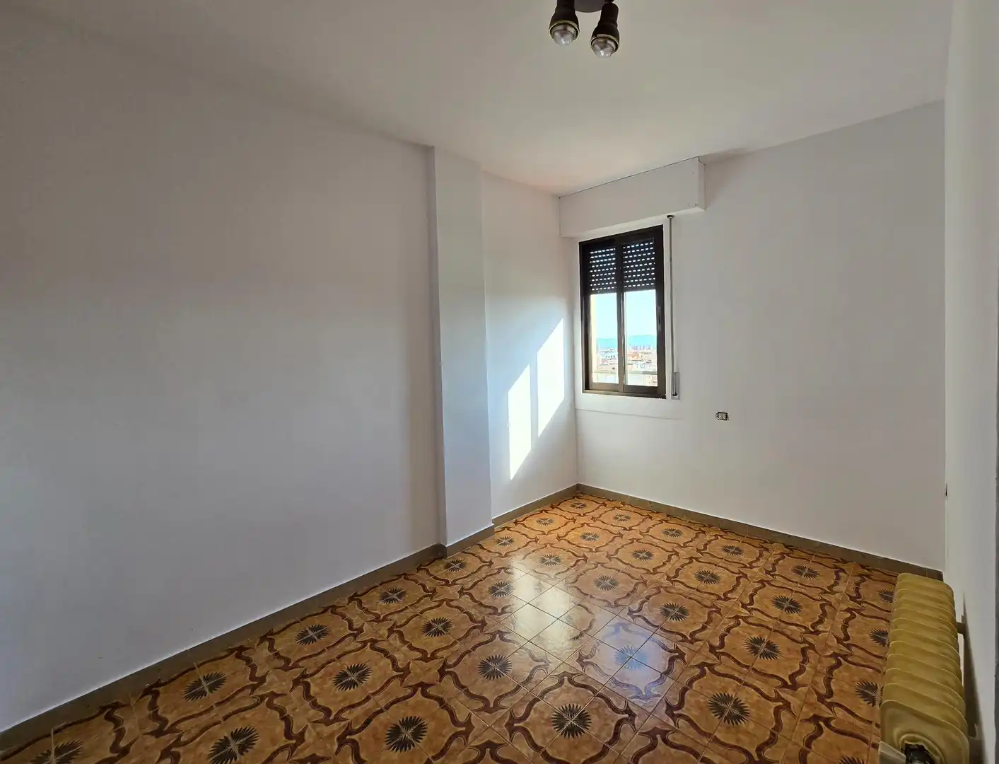 Habitación de Ático en venta en Terrassa con Calefacción, Terraza y Alarma