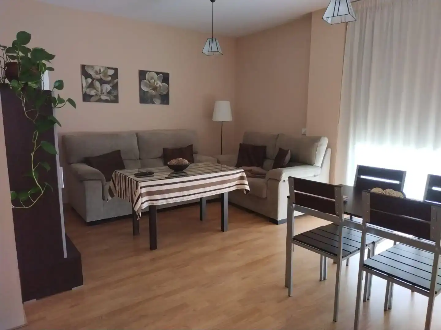 Wohnzimmer von Wohnung zur Miete in Carmona mit Klimaanlage