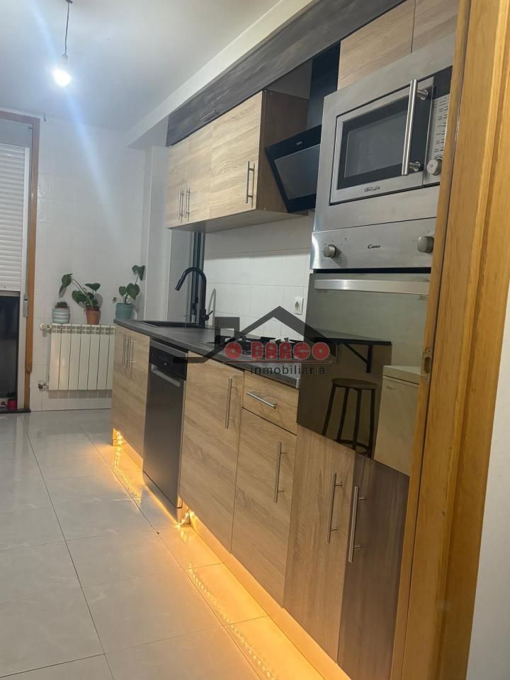 Kitchen of Flat for sale in O Barco de Valdeorras    with Heating and Storage room