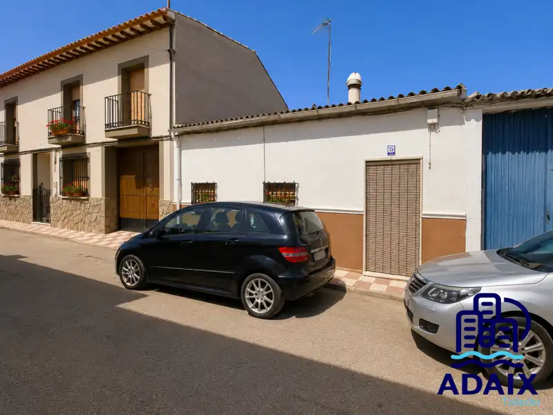 Aparcament de Casa o xalet en venda en La Villa de Don Fadrique amb Calefacció