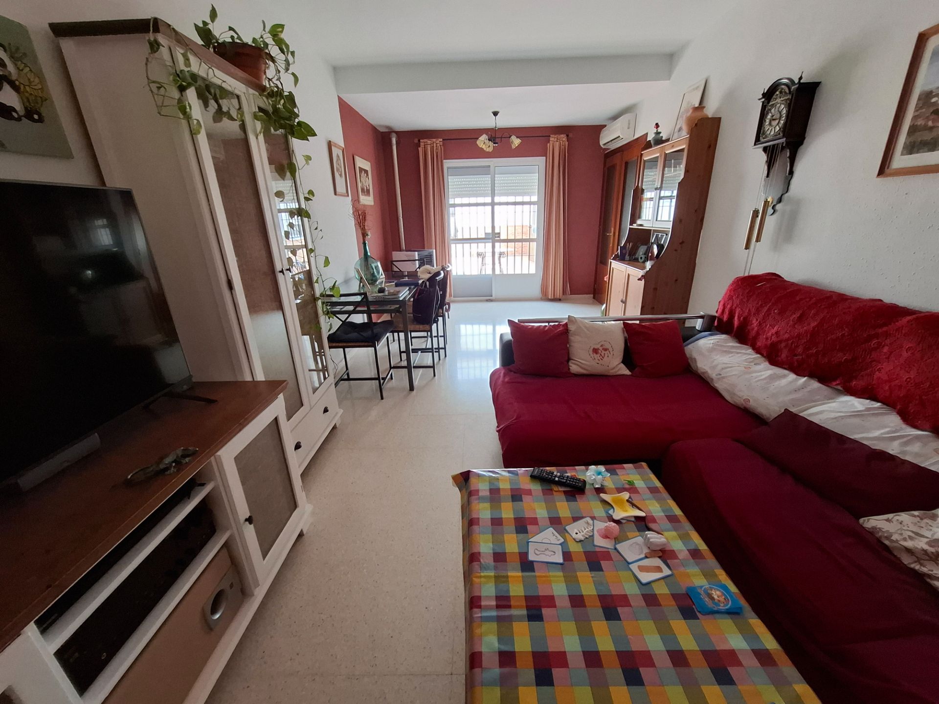 Sala d'estar de Casa adosada en venda en Gerena amb Terrassa i Moblat
