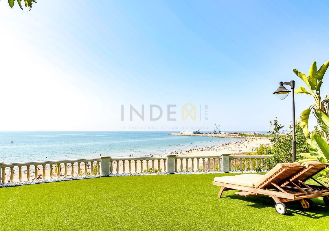 Terrace of House or chalet to rent in Vilanova i la Geltrú  with Air Conditioner, Heating and Private garden