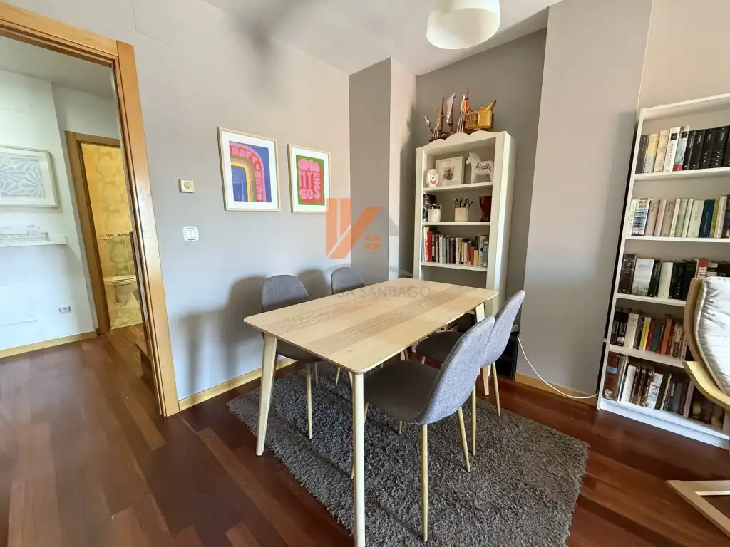 Esszimmer von Maisonette zum Verkauf in Ames mit Möbliert