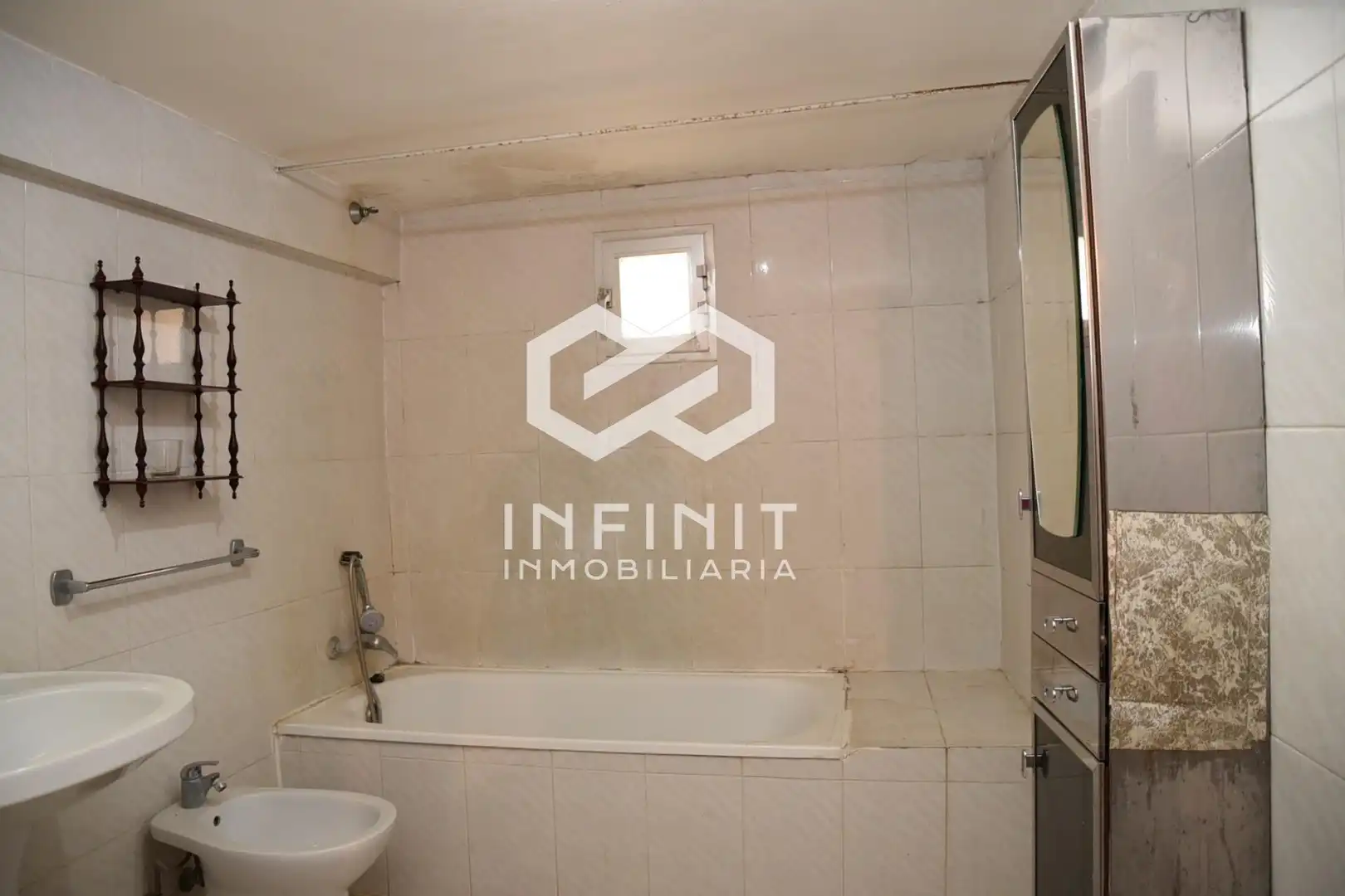 Bathroom of Houses for sale in Muduex  with Private garden, Storage room and Balcony