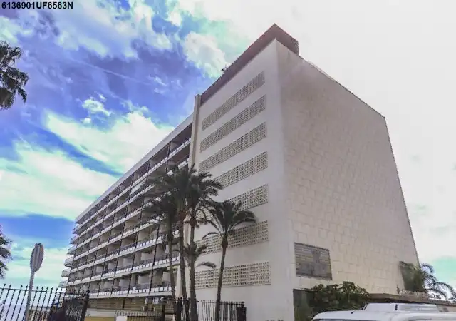 Vista exterior de Piso en venta en Torremolinos