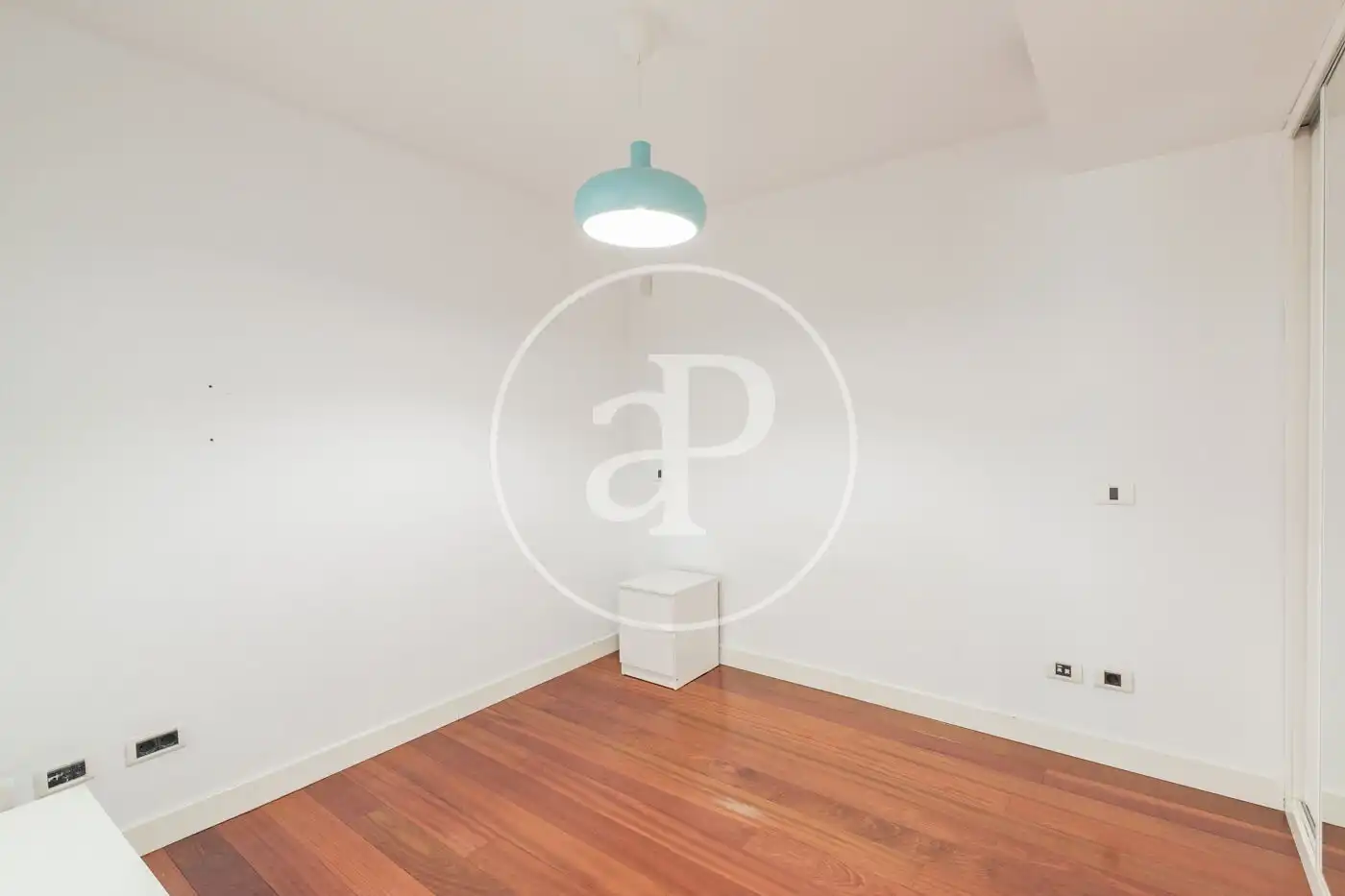 Schlafzimmer von Wohnung zum Verkauf in Madrid mit Klimaanlage, Heizung und Gemeinschaftspool
