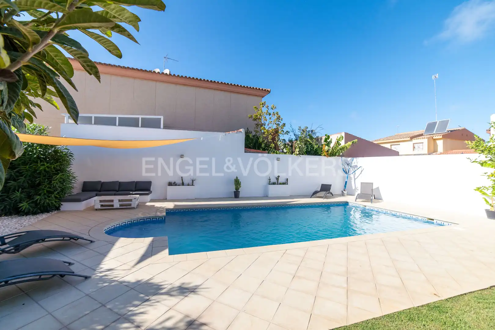 Piscina de Casa o xalet en venda en San Fernando amb Calefacció, Jardí privat i Terrassa