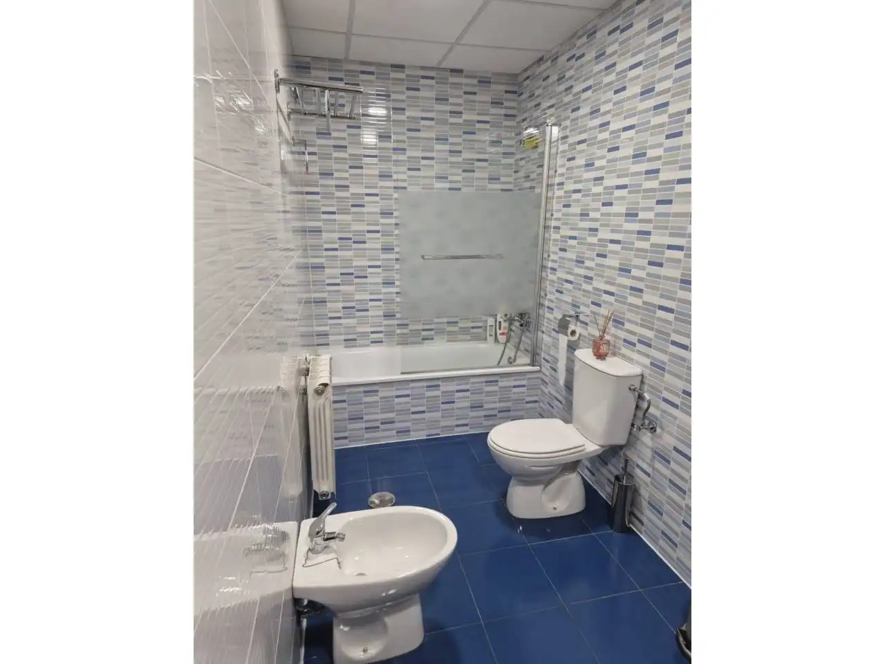 Bany de Apartament de lloguer en Badajoz amb Calefacció i Moblat