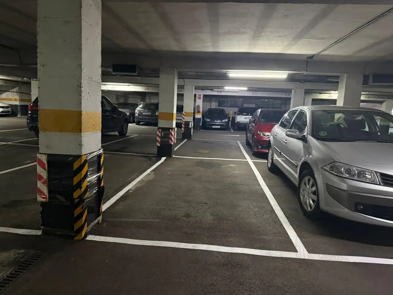 Parking de Piso en venta en Madrid con Parquet y Terraza