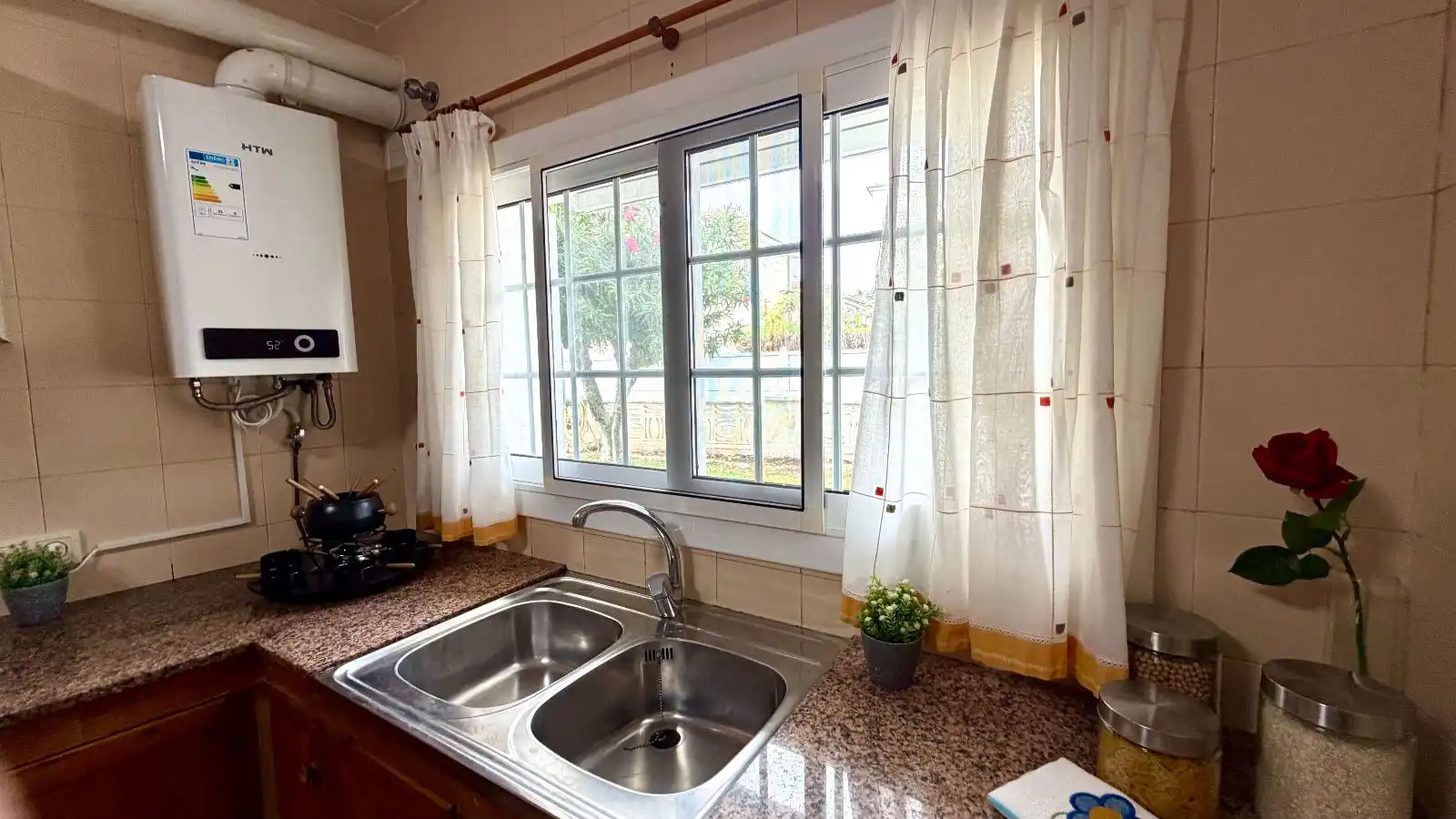 Cocina de Casa o chalet en venta en Cunit con Aire acondicionado, Calefacción y Jardín privado