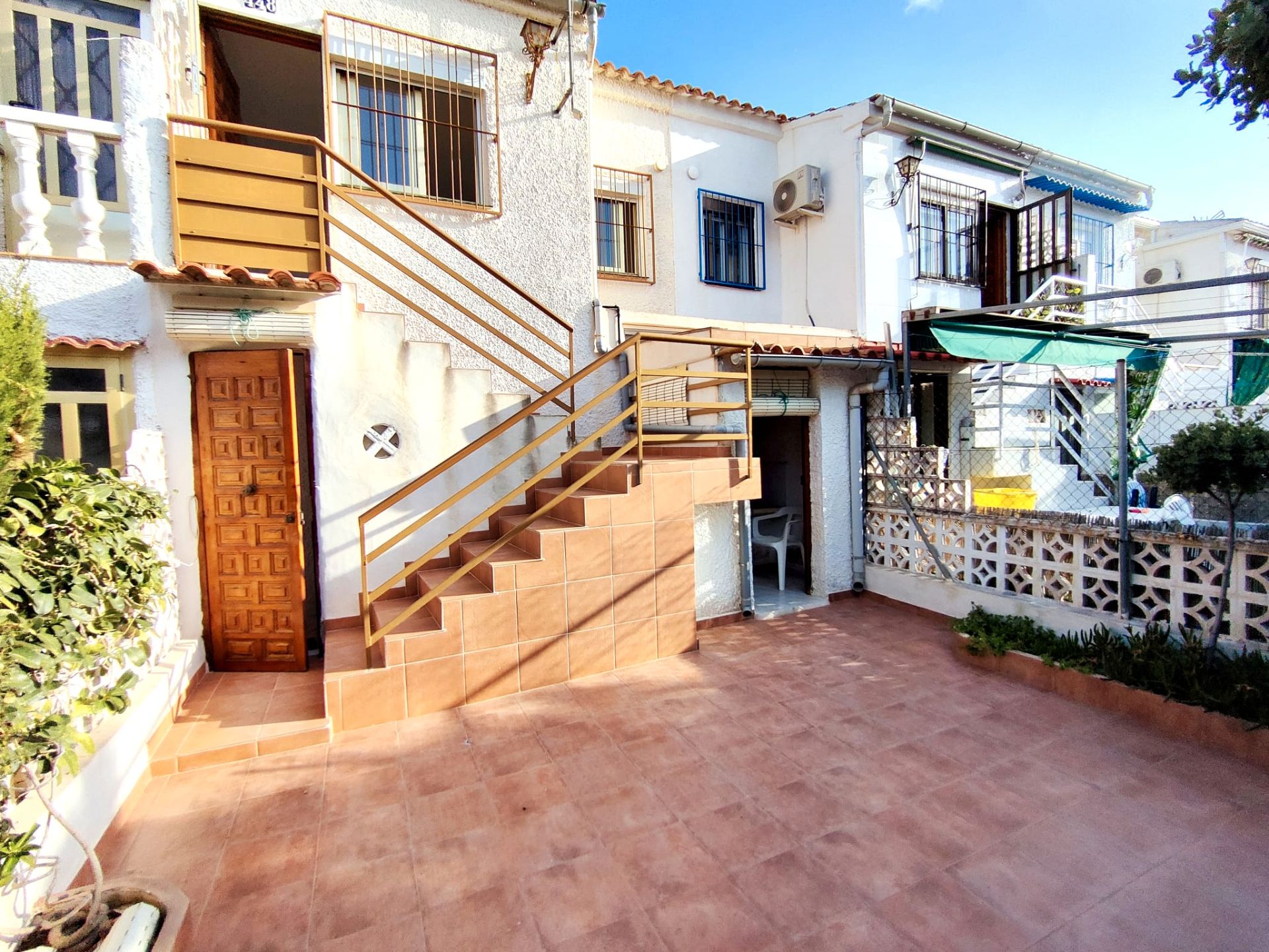 Exterior view of Single-family semi-detached for sale in Santa Pola  with Terrace, Storage room and Balcony