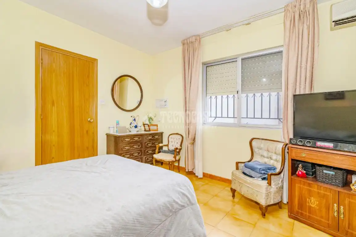 Habitación de Piso en venta en Loja con Aire acondicionado, Amueblado y Balcón