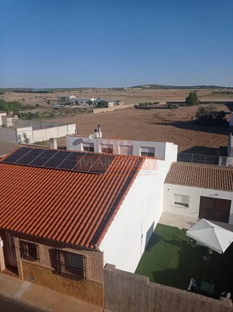 Vista exterior de Piso en venta en San Pedro con Balcón