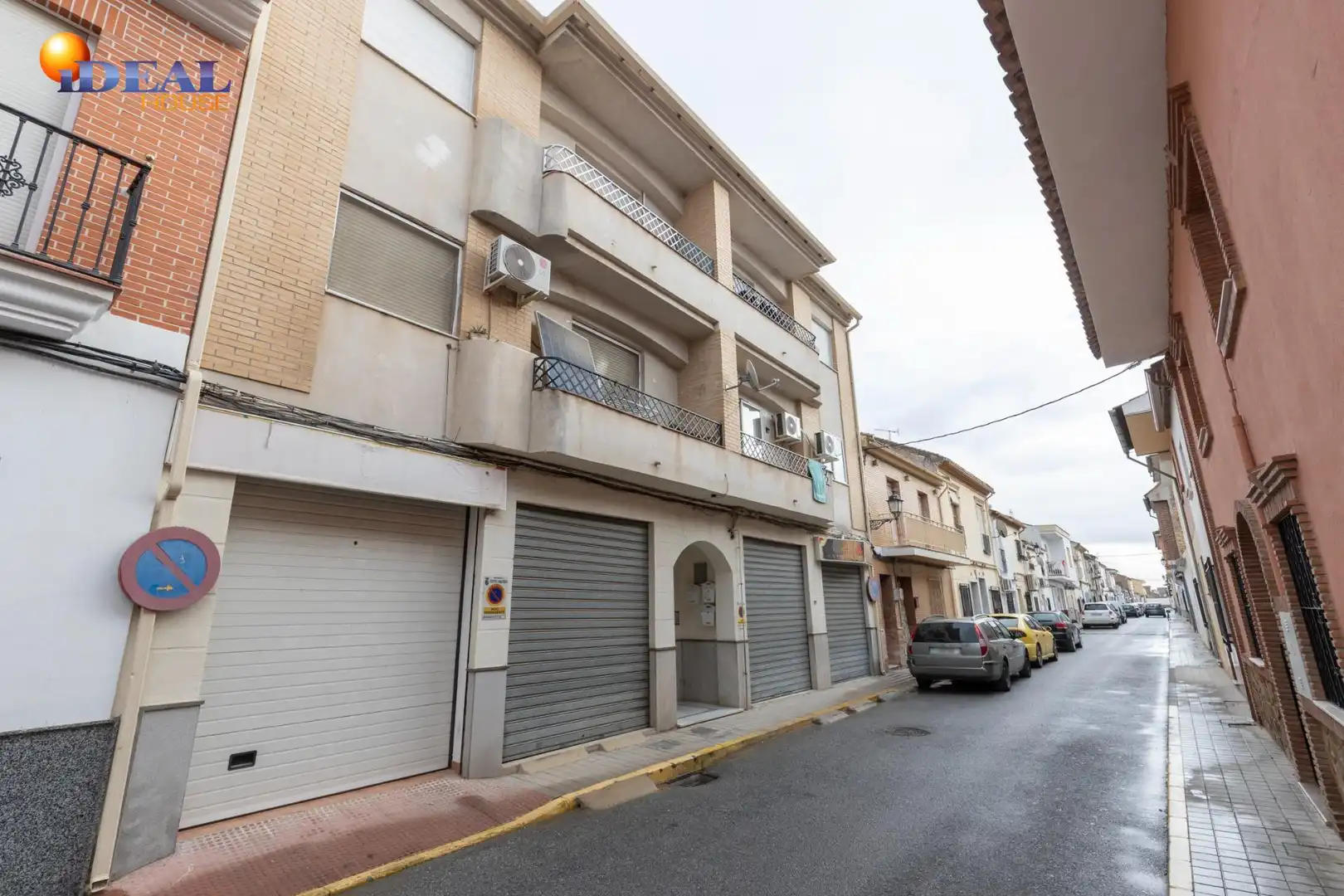 Vista exterior de Pis en venda en Fuente Vaqueros amb Aire condicionat i Balcó