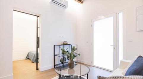 Foto 2 de Piso en venta en Valdeacederas, Madrid