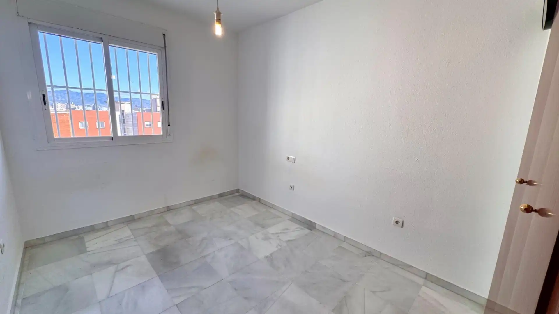 Schlafzimmer von Dachboden zur Miete in Málaga mit Klimaanlage, Heizung und Terrasse