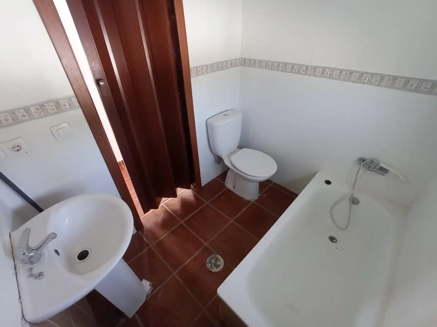 Bathroom of Houses for sale in Chiclana de la Frontera  with Private garden, Terrace and Storage room