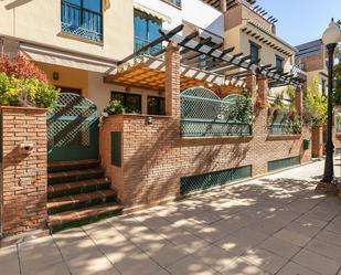 Exterior view of Single-family semi-detached for sale in  Granada Capital  with Air Conditioner, Heating and Private garden