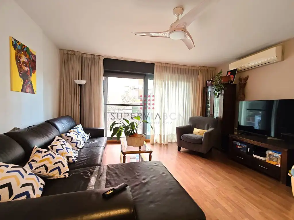 Sala d'estar de Dúplex en venda en Sant Just Desvern