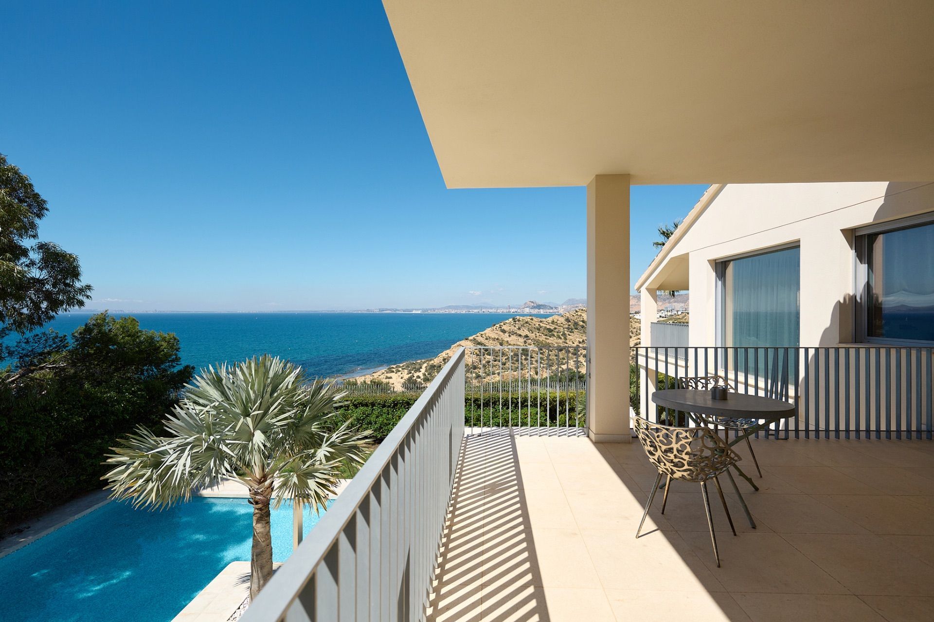 Terrassa de Casa o xalet en venda en Alicante / Alacant amb Aire condicionat, Calefacció i Jardí privat