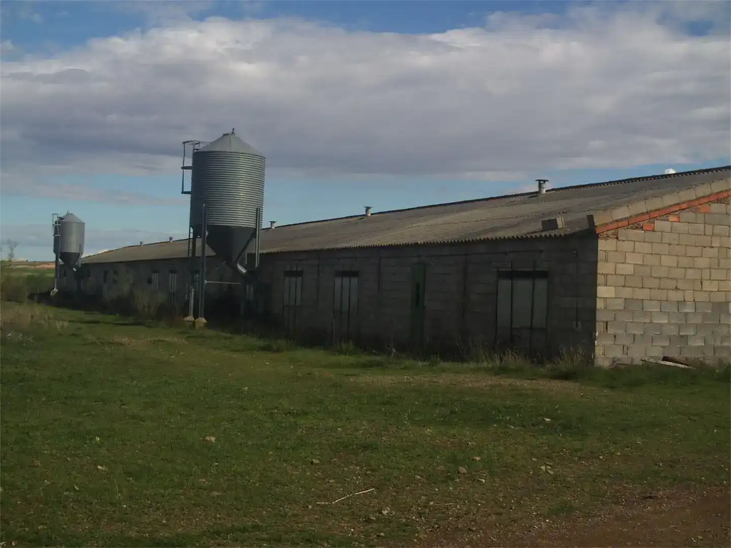 Vista exterior de Finca rústica en venda en Alpartir