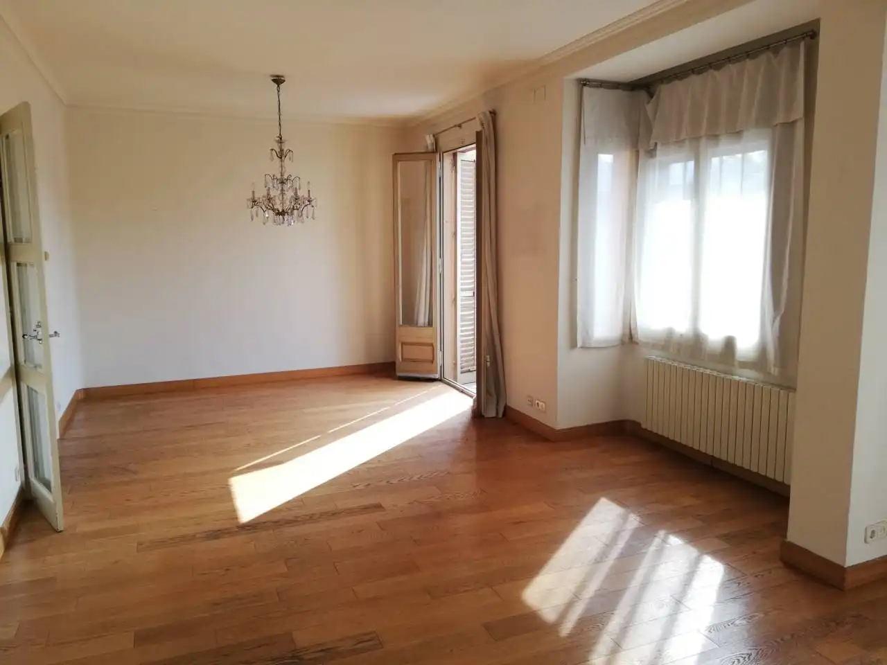 Wohnzimmer von Wohnung zur Miete in Girona mit Klimaanlage, Heizung und Parkett