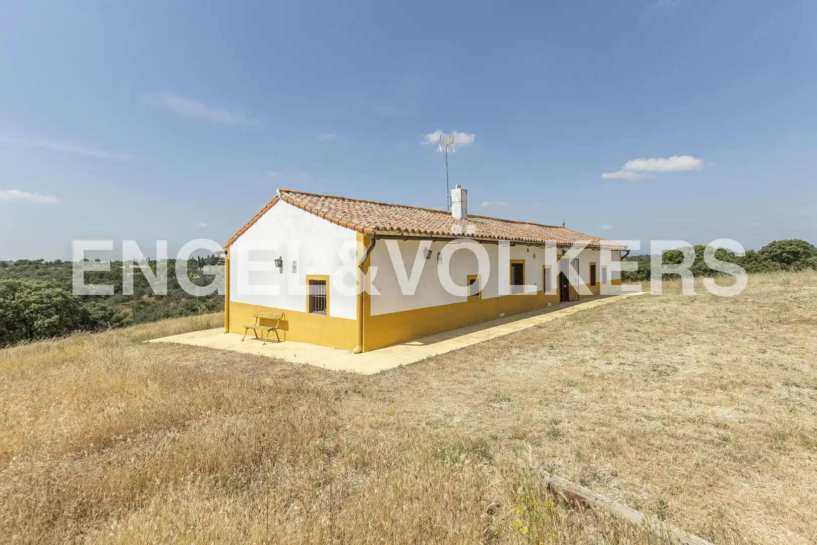 Vista exterior de Finca rústica en venta en Villanueva de la Cañada con Calefacción