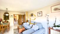 Living room of Flat for sale in Rubí  with Air Conditioner, Heating and Oven