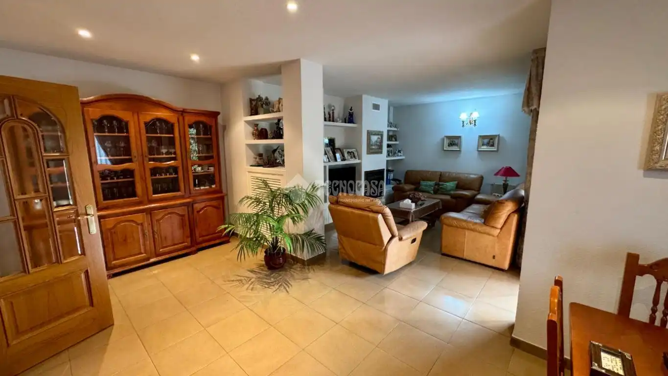 Casa pareada con piscina en venta en Iglesia - Estación, imagen 2