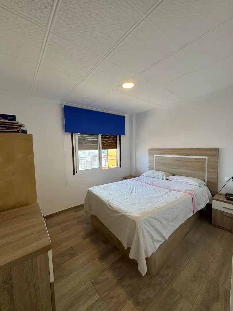 Dormitori de Pis en venda en Torrevieja amb Aire condicionat, Jardí privat i Piscina