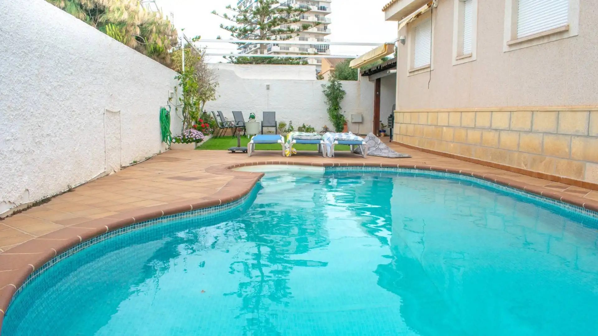 Habitatge amb piscina en venda a Playa de las Gaviotas - El Pedrucho, imagen 2