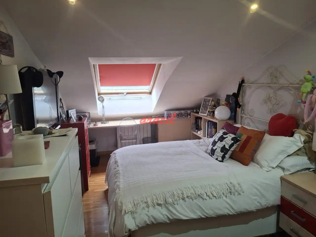 Habitación de Dúplex en venta en Ourense Capital  con Calefacción y Amueblado