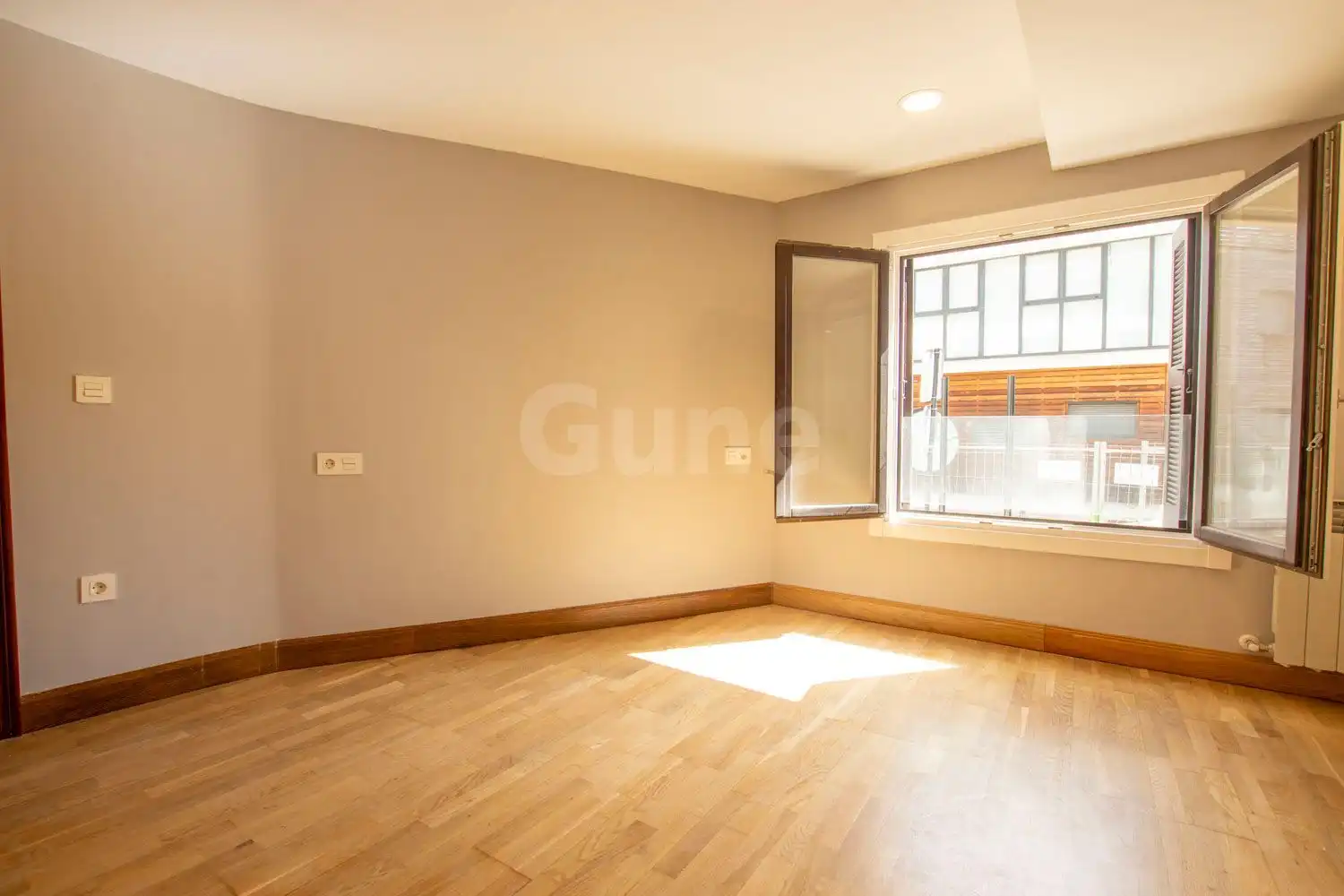 Schlafzimmer von Wohnung zum Verkauf in Segura mit Heizung