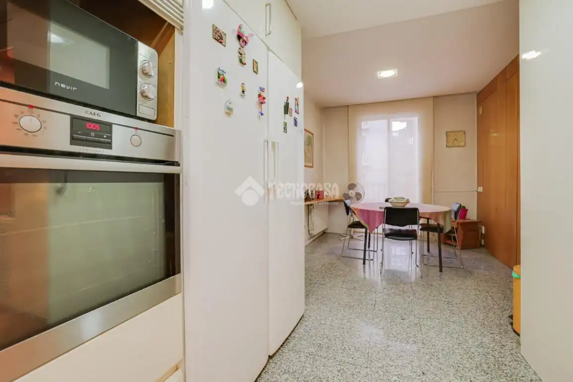 Casa aparellada amb terrassa en venda a Centre - Can Nadal, imagen 12